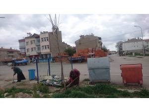 Aslanapa Belediyesi’nden Bayram Temizliği Çalışmaları