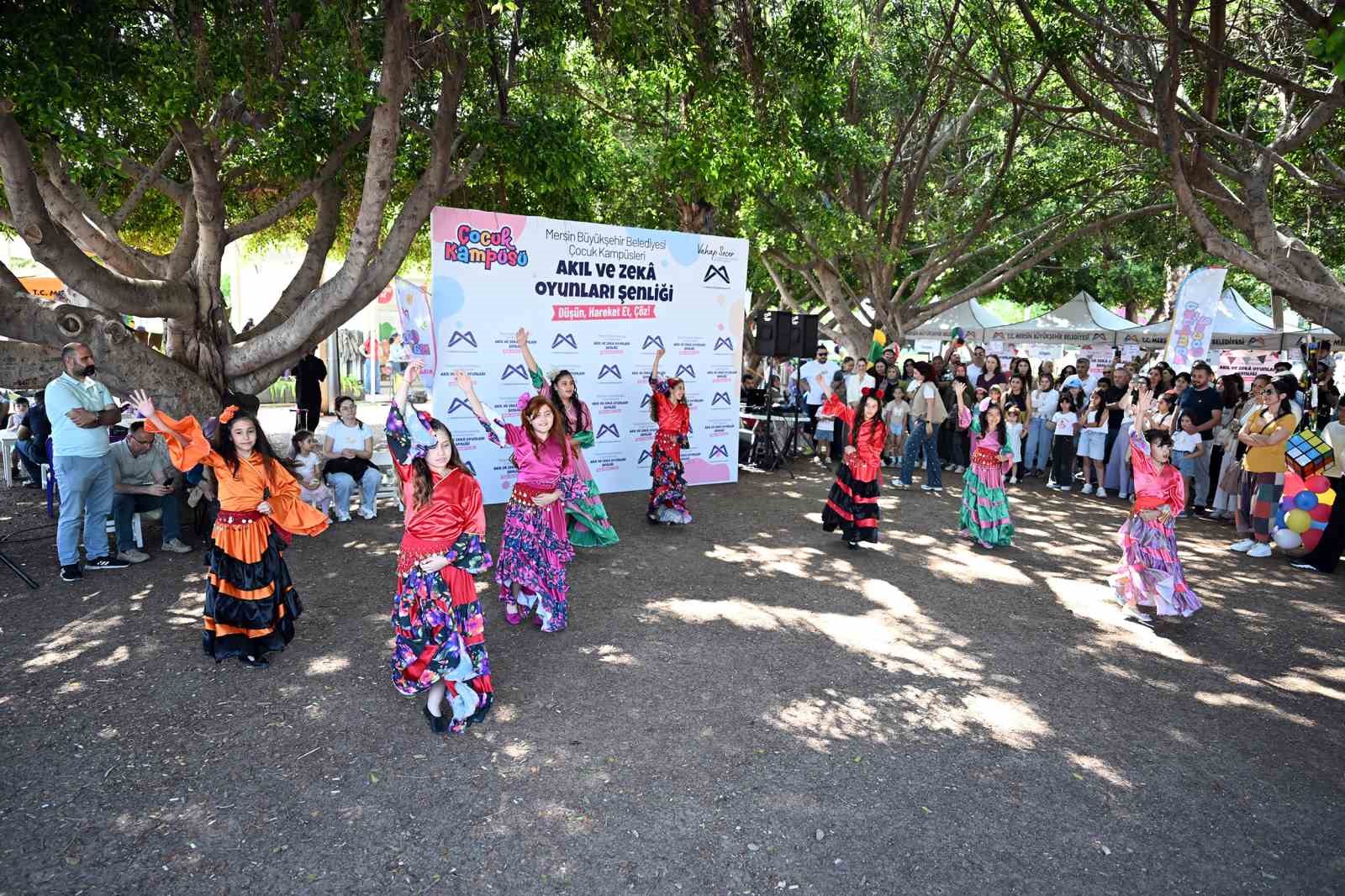 mersin-de-cocuklar-akil-ve-zeka-oyunlari-senliginde-bulustu