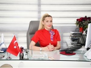 Kadınlar Da Saç Ektiriyor