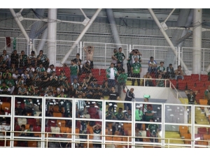 25 Taraftara 1 Yıl Boyunca Seyirden Men Cezası