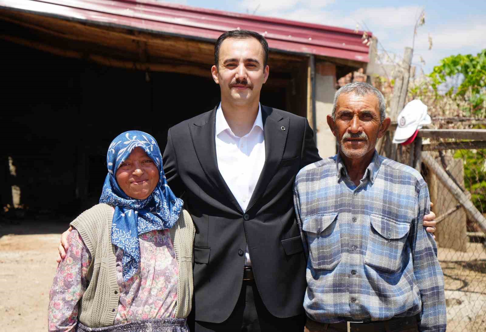 aglama-canimiza-bir-sey-olmadi-sozleri-yureklere-dokunmustu-devlet-yasli-cifte-sahip-cikti