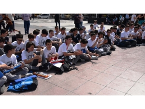 Manisa’da 500 Öğrenci Aynı Anda Melodika Çaldı