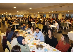 Avrasya Üniversitesi 9 Bin Öğrencisine İftar Verdi