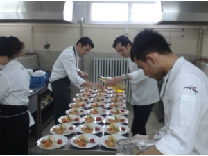 Dünyaca Ünlü Şefler Bu Mutfaktan Çıkacak