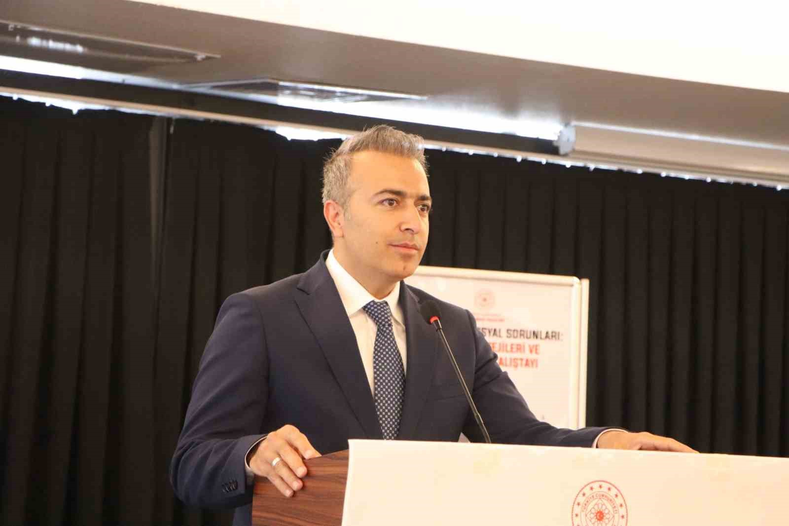 karaman-da-sosyal-sorunlar-calistayi-duzenlendi