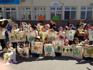 Üniversite Ve İlkokul Öğrencilerini Çevre Dostluğu Buluşturdu