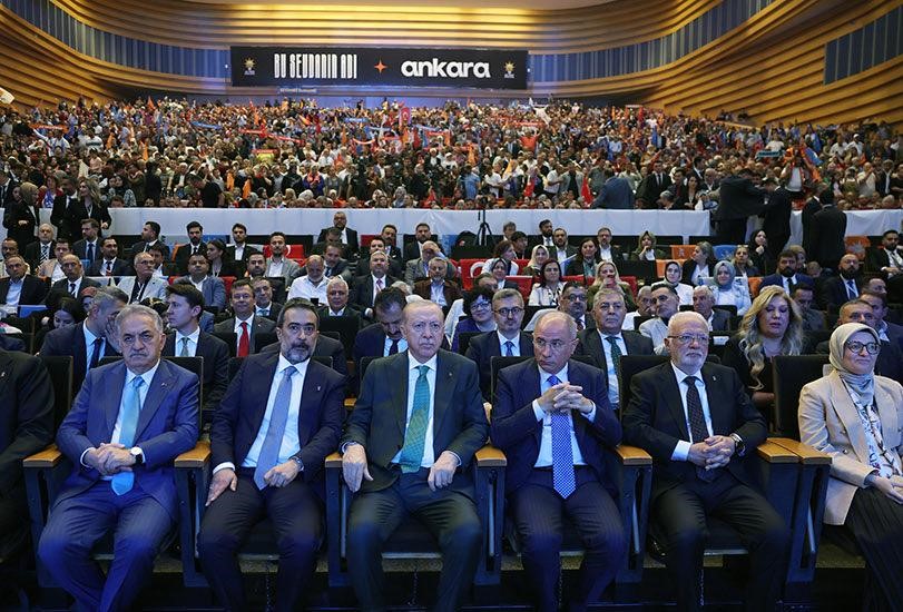 cumhurbaskani-erdogan-siyasi-rakiplerimiz-koltuk-kavgasi-verirken-biz-turkiye-yi-gelecege-hazirlamanin-mucadelesini-veriyoruz