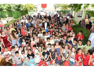 Miniklerden Renkli Yıl Sonu Gösterisi