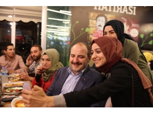 Bakan Varank’ın Gençlere Twitter’dan Sahur Daveti Karşılıksız Kalmadı