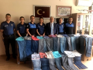 Polislerden Örnek Davranış