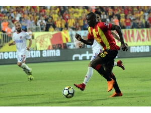 Göztepe’de Demba Ba Sesleri