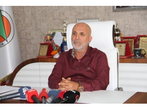 Hasan Çavuşoğlu: "Sergen Yalçın İle Görüşmemiz Devam Ediyor"