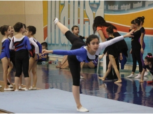 Yunusemre’de Cimnastik Kursu Başlıyor