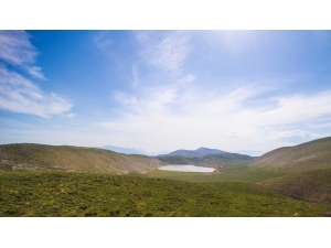 Ahir Dağı’nda Zirvesindeki Karagöl Havadan Görüntülendi