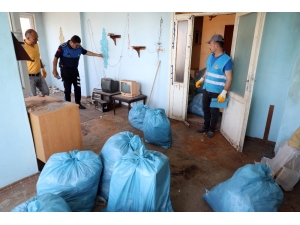 Dizpozofobi Hastasının Evinden Bir Kamyon Çöp Çıktı