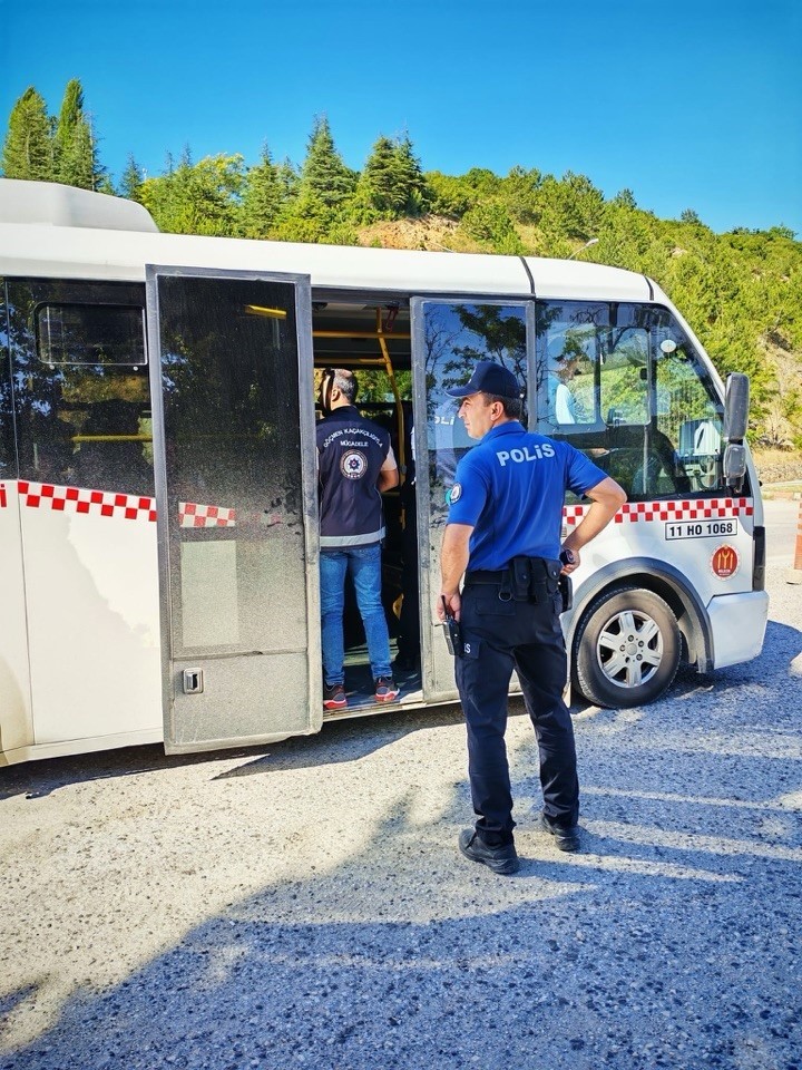 bilecik-te-duzensiz-goc-denetimi