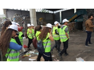 Öğrenciler, Çöpün Nasıl Değer Kazandığını Öğrendiler