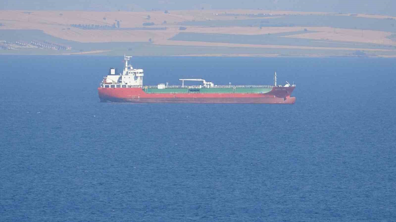canakkale-bogazi-ndan-gecen-tankerde-baca-yangini