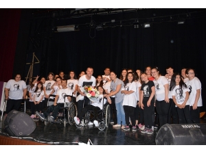 Huzurevi Sakinlerine Moral Gecesi