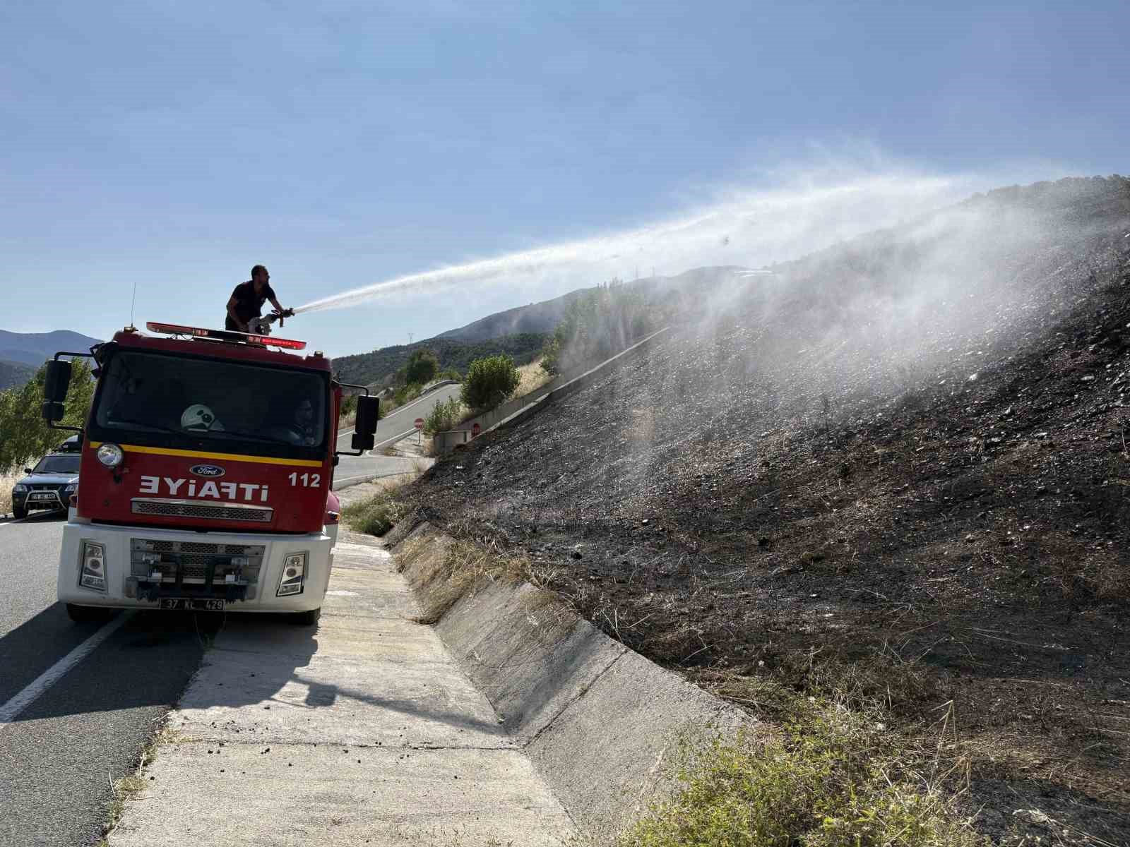 kastamonu-da-cikan-ortu-yanginlari-buyumeden-sonduruldu