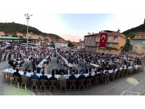 Şaphane’de Halk İftarı Yoğun Katılımla Gerçekleştirildi