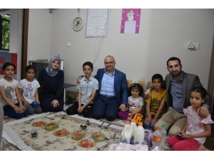 Ak Parti Manisa’da 400 Evde Gönül Sofrası Kurdu