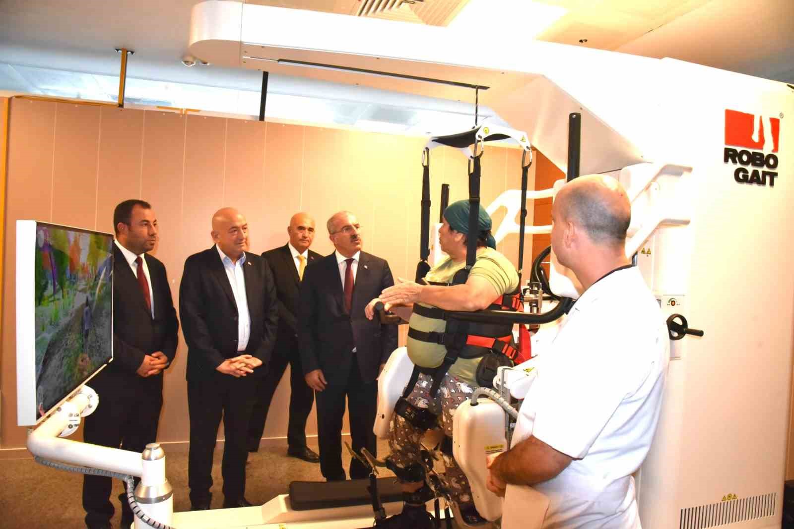canakkale-devlet-hastanesi-ne-robotik-yurume-cihazi