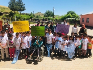 Köy Okulu Öğrencilerinden Örnek Davranış