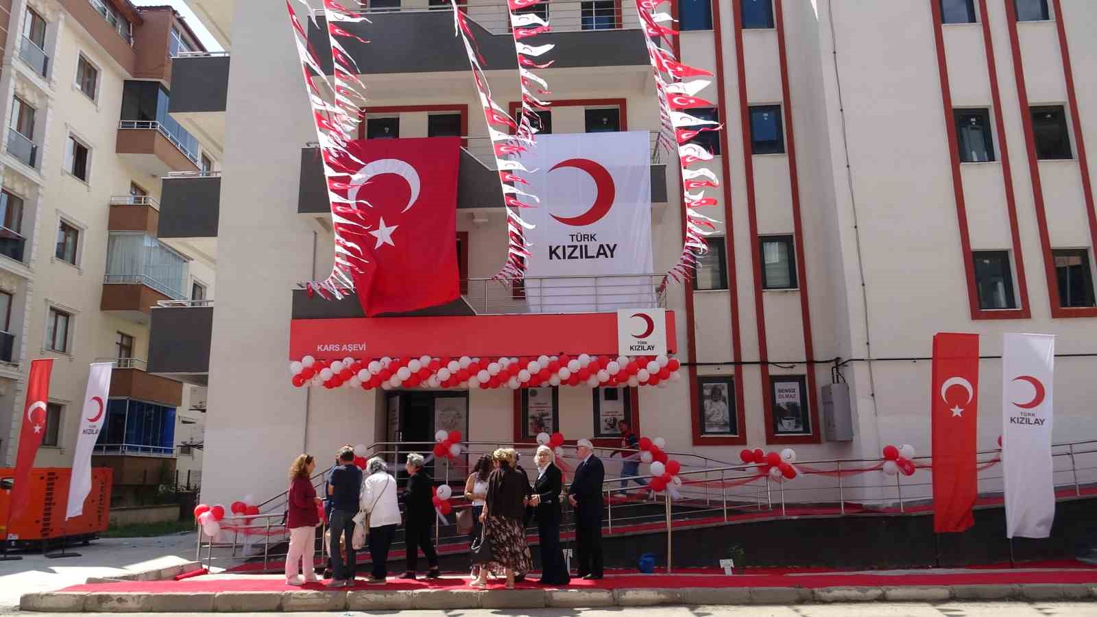 kars-ta-dayanismanin-sicak-kapisi-acildi-kizilay-asevi-7-bin-kisiye-umut-olacak