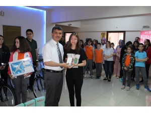 Öğrenciler Ödüllendirildi