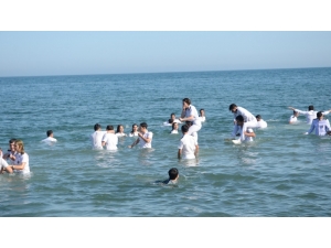 Denizde Mezuniyet Coşkusu