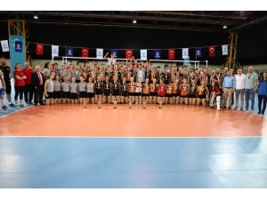 Voleybol Küçük Erkekler Ve Kızlar Türkiye Şampiyonası Sona Erdi