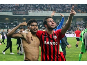 Gazişehir Gaziantep Kupayı Aldı