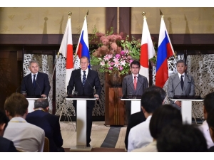 Japon Ve Rus Bakanlardan Tokyo’da Dörtlü Görüşme