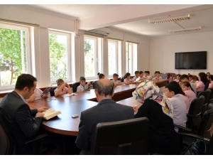 Vali Şentürk Öğrencilerle Birlikte Kitap Okudu