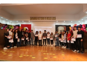 “Meslek Lisesi Öğrencileri Ailelerimizle Buluşuyor” Projesi Ödül Töreni Yapıldı