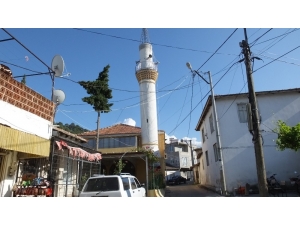 Burhaniye’de Yalçın Çifti Minare Tamiri İle Ekmeğini Kazanıyor