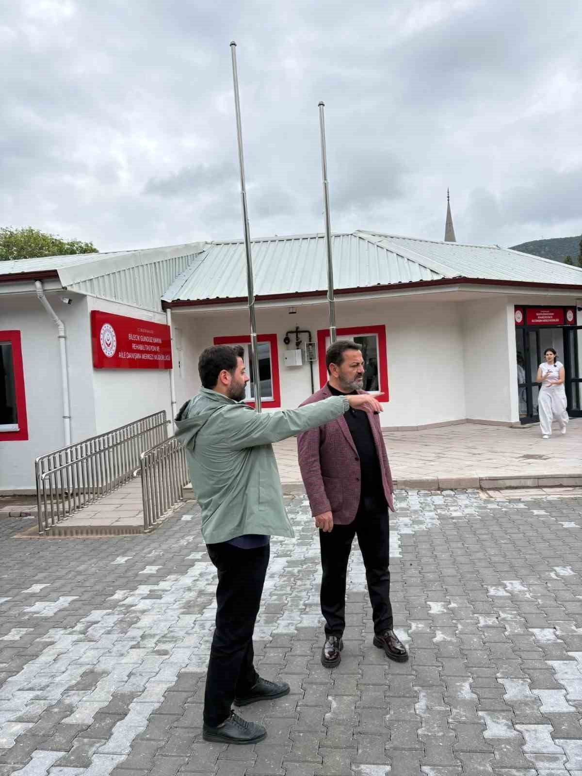 il-muduru-ilhan-yeni-hizmet-binasinda-incelemelerde-bulundu