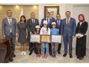 Başarılı Öğrenciler Ödüllendirildi