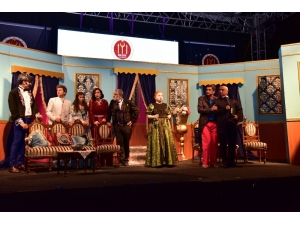 Usta Tiyatrocu Cengiz Küçükayvaz Bilecik’te Sahne Aldı