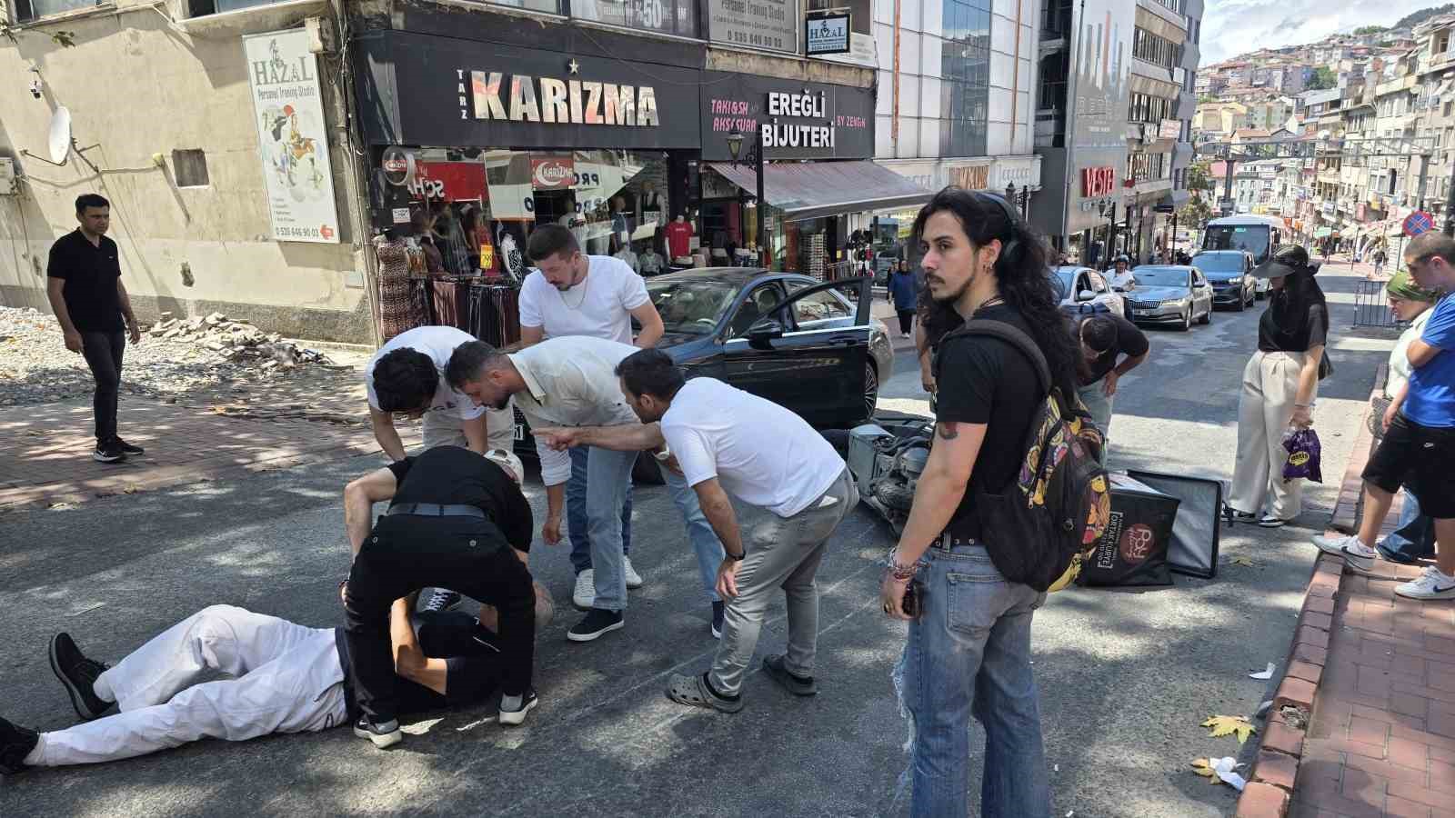 eregli-de-motosikletin-carptigi-yaya-yaralandi
