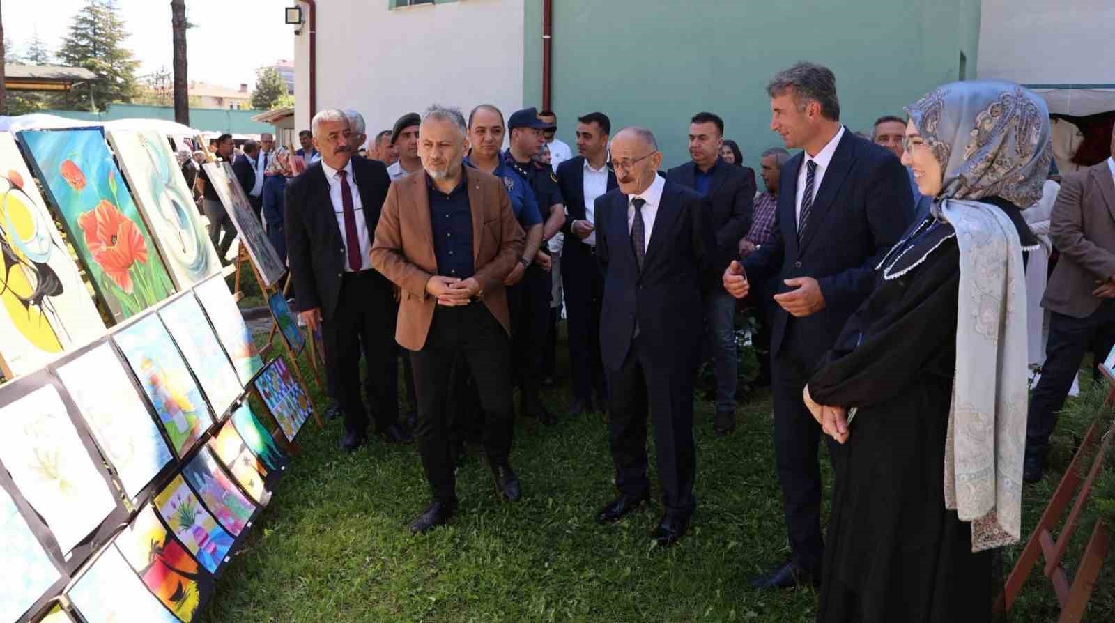beysehir-ve-huyuk-te-el-emegi-eserler-gorucuye-cikti