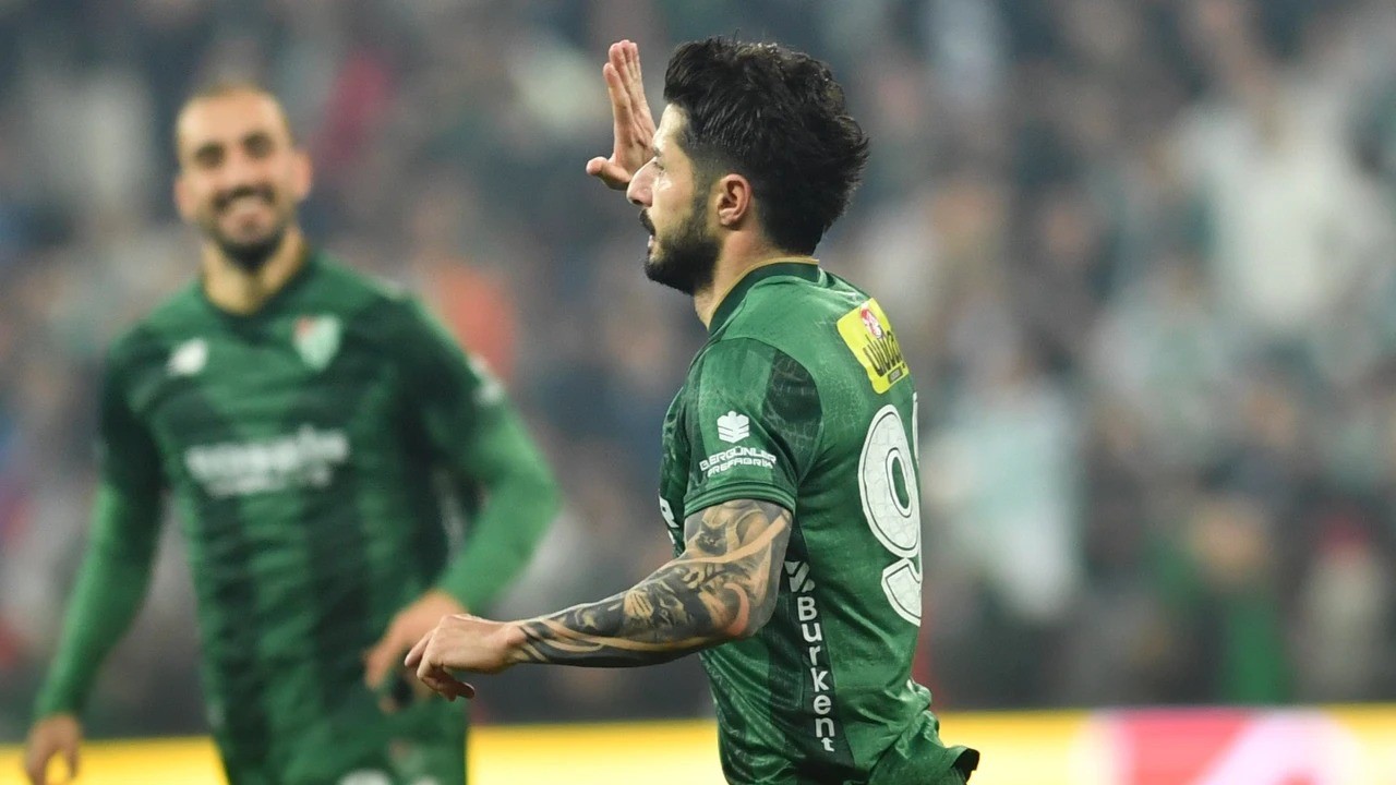 bursaspor-da-ic-transfer-baris-gok-ile-yola-devam