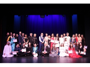 Genç Tiyatrocular Fırtına Gibi