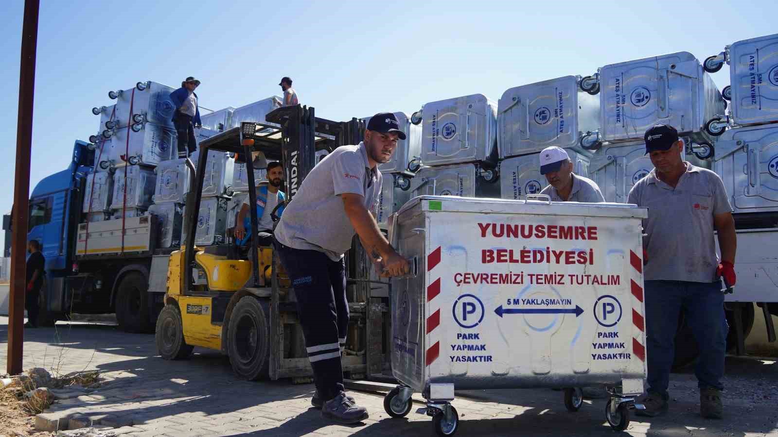 yunusemre-de-cop-konteynerleri-yenileniyor