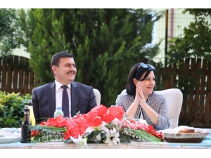 Vali Arslantaş, Valilik Personeliyle İftarda Biraraya Geldi