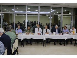 Rektör Savaşan Sakarya Basını İle İftarda Bir Araya Geldi