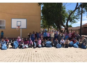 Aslanapa’da Severek Çöp Toplayan Çocuklar