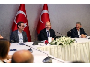 Bakan Soylu, Başakşehir’de Muhtarlarla Buluştu