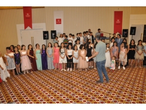 Mektebim’in Miniklerinin İlk Mezuniyet Heyecanı